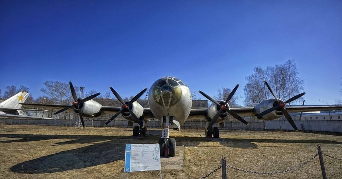 Стратегический бомбардировщик ту-4