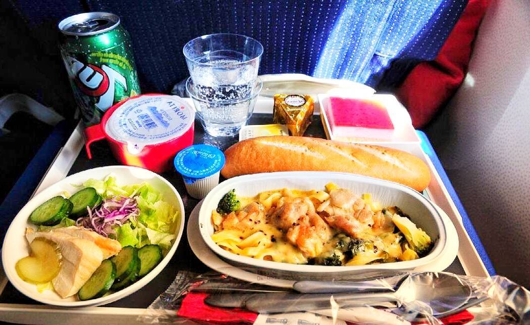 Выбор питания на борту аэрофлота: что входит в меню и как заказать
