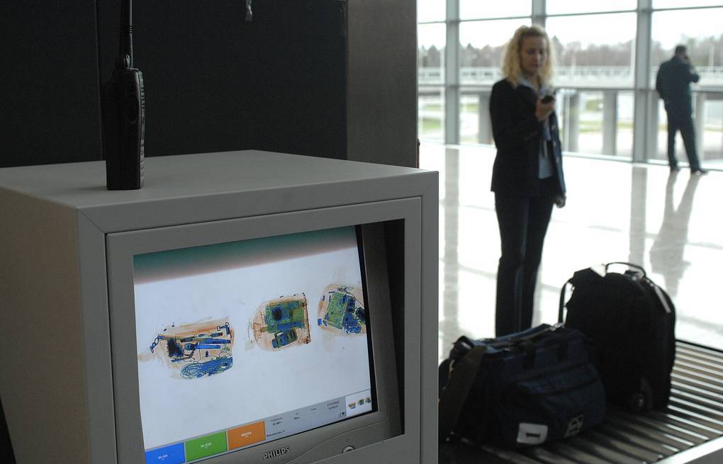 Досмотр в аэропорту предполетный: как проверяют ручную кладь и багаж, что просвечивает рентген и основания для личной проверки пассажиров