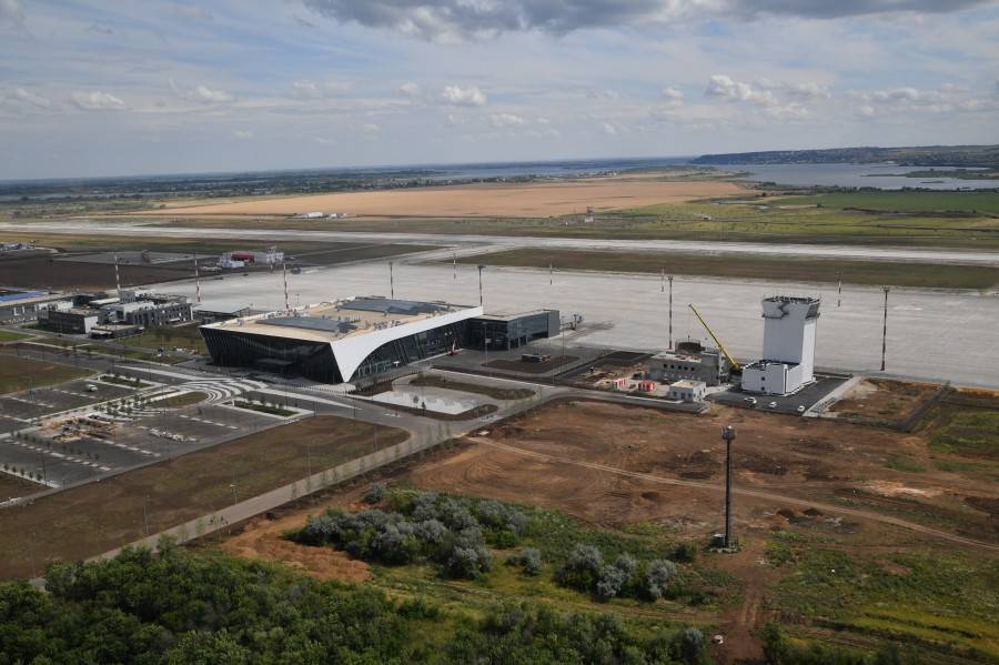 Новый аэропорт в сабуровке: строители работают на высоте 20 метров от земли
