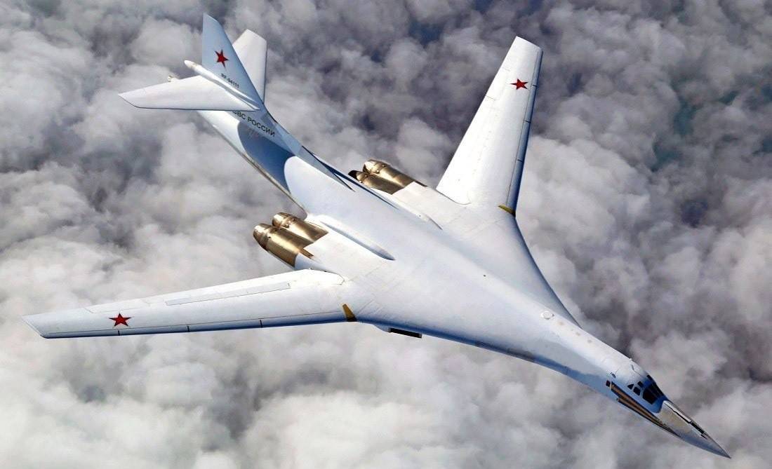 Обзор самолета Белый лебедь (ТУ-160): технические характеристики и возможности