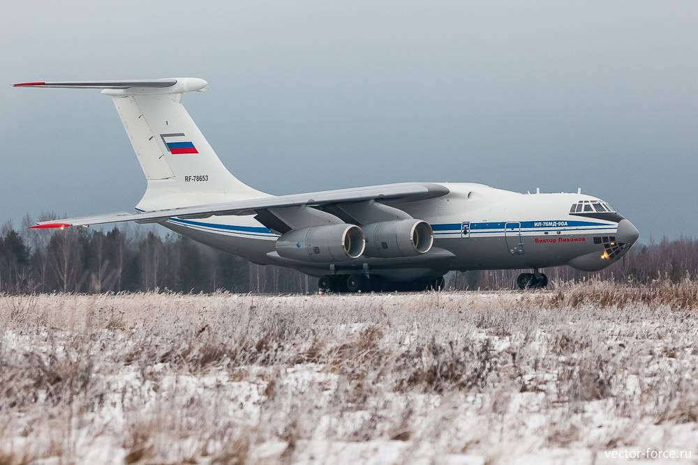 Ил-76: десантирование личного состава